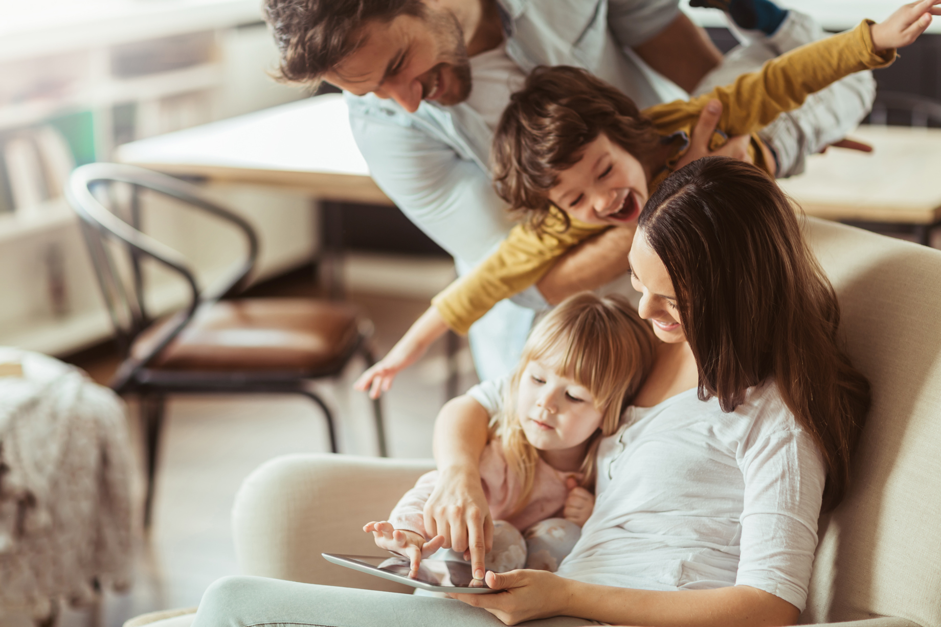 Scopri i prodotti e i servizi bancari pensati per te e la tua famiglia .